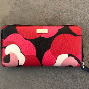 Kate spade Neda wallet tag included